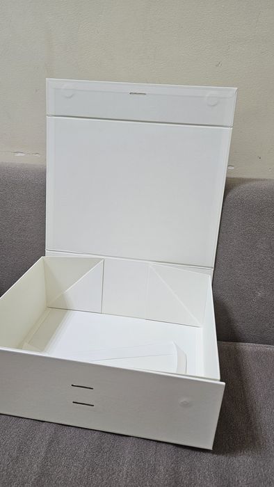 Продам подарочные коробки белые