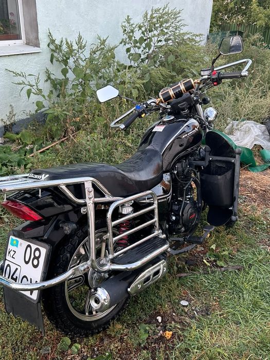 Продам мотоцикл 200 кубов