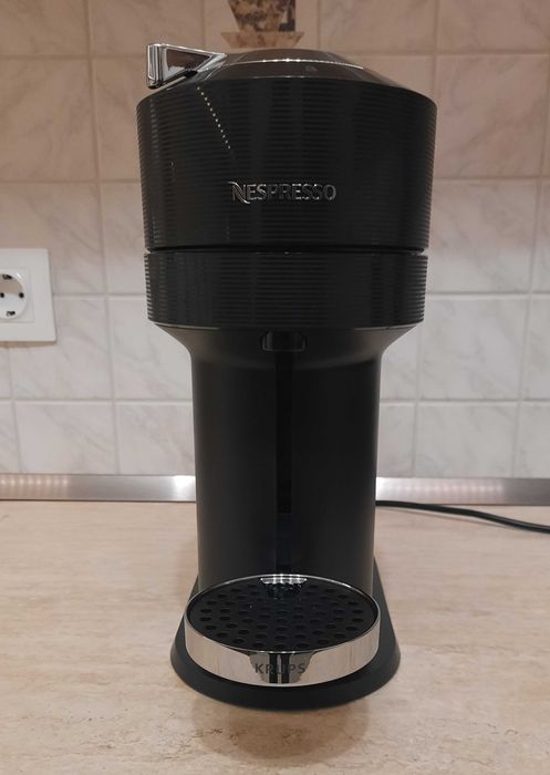 Krups Nespresso Vertuo кафемашина с капсули+подарък часовник
