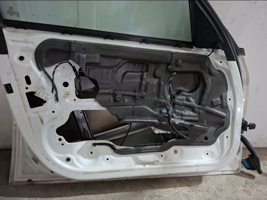 Usa stanga fata BMW e90