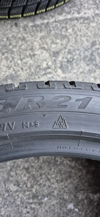 4 anvelope iarna Pirelli 295/35/21.Pretul este pe bucata.