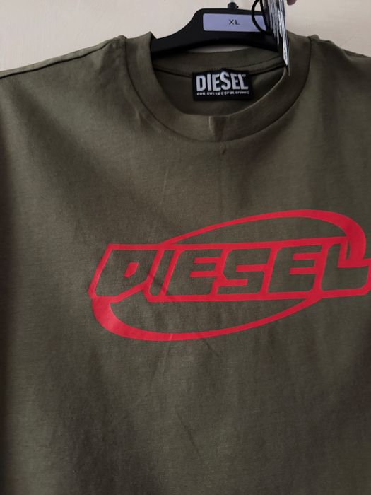Tricou DIESEL Original pentru copii – Kaki cu logo roșu | 10 ani (156cm) | Nou cu etichetă