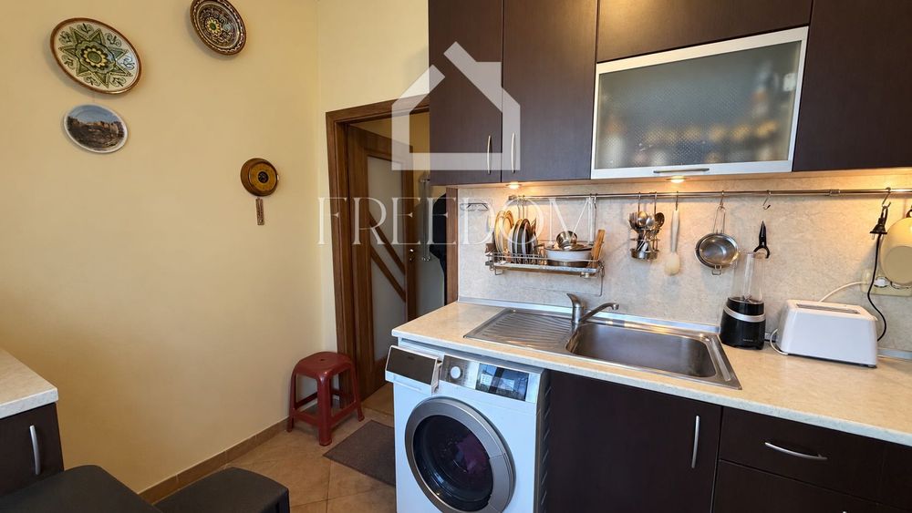 Продава 4-СТАЕН - град Варна, Левски 1
