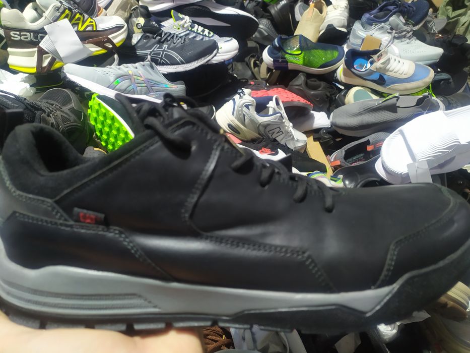 Продаются кожаные кроссовки фирмы CAT.