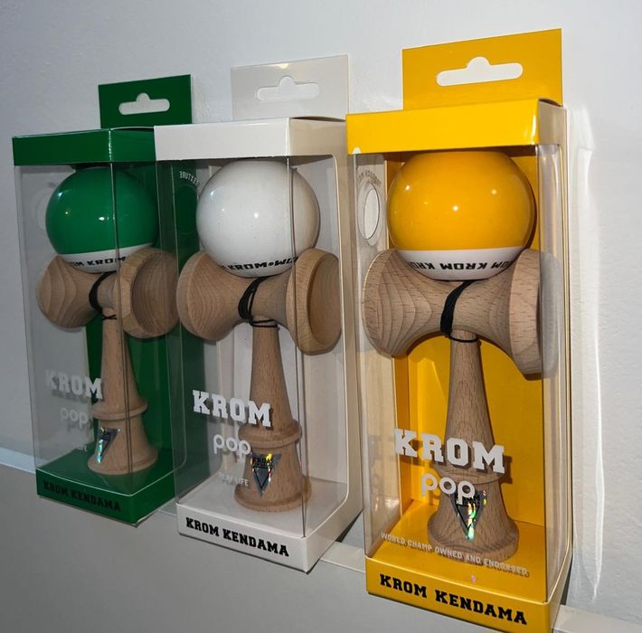 Kendama KROM POP LOL - Alb / Verde / Galben