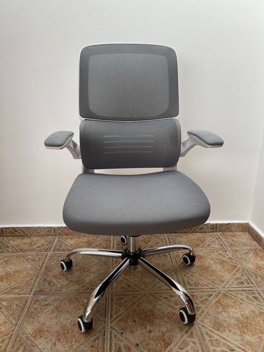 Ергономичен офисен стол