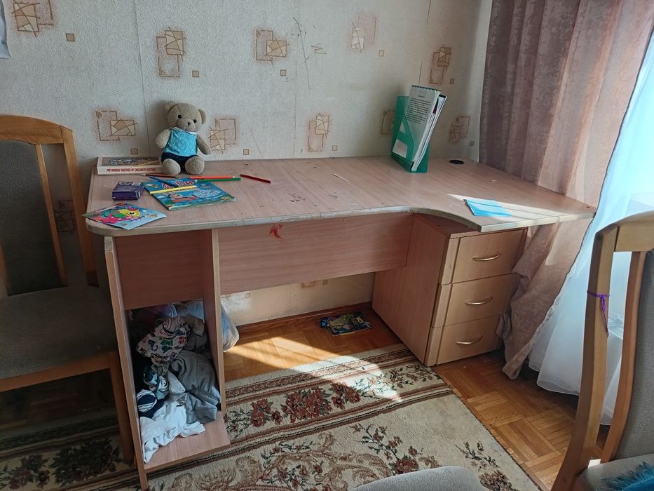 Отдам письменный стол