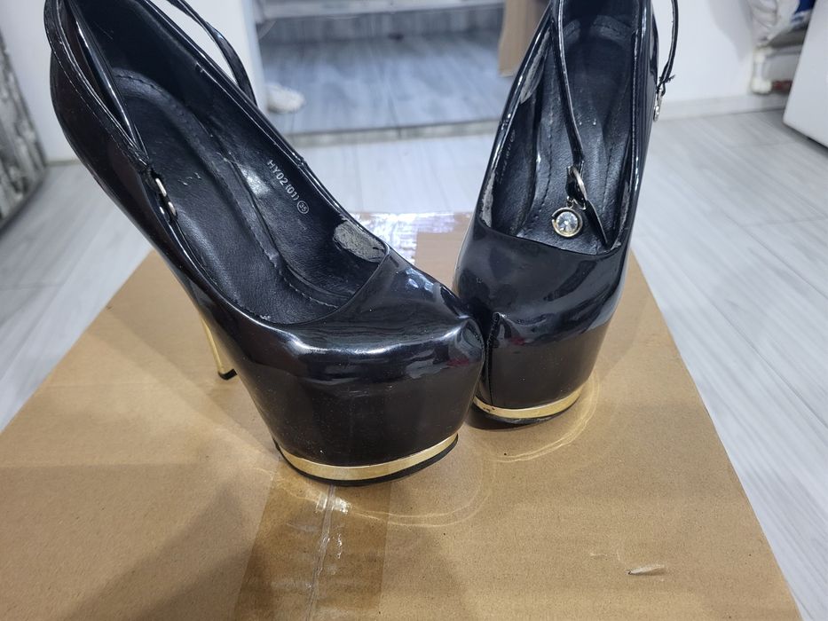 Pantofi dama din lac