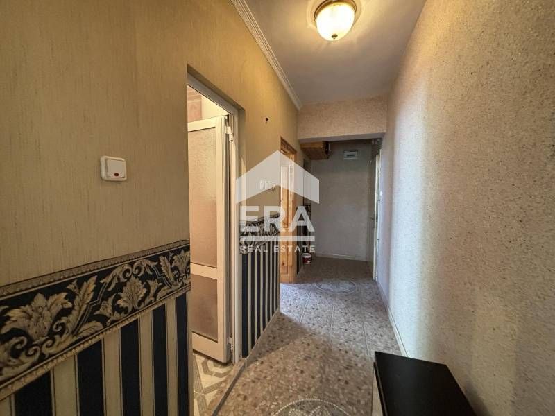 Продава се Двустаен апартамент в Хасково, Център - 50 кв.м за 1224 €/кв.м - Снимка #6