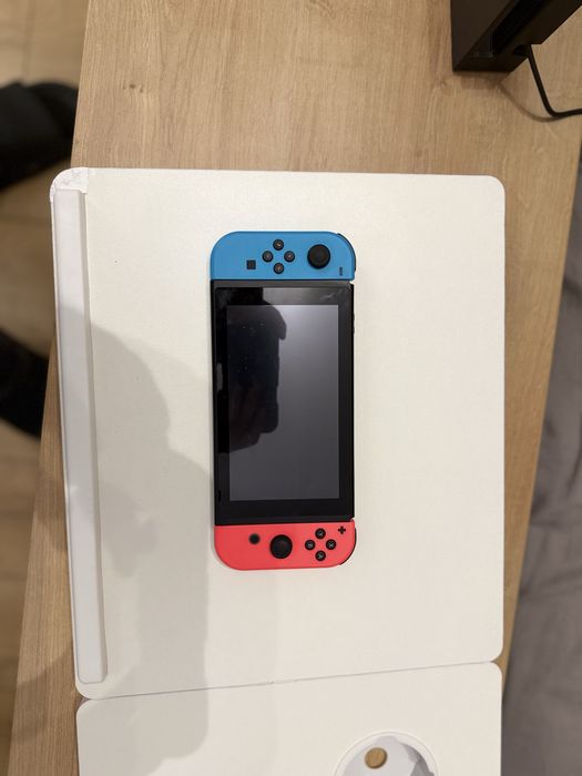 Конзола Nintendo Switch(Red and Blue joysticks)