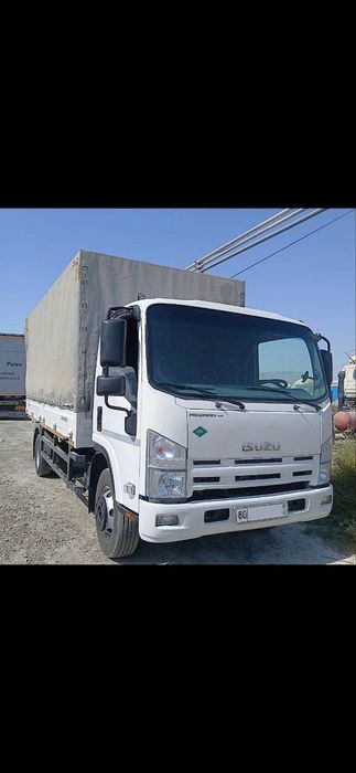 Isuzu 5t. YILI 2011