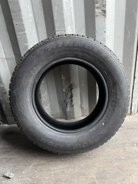 235/65/17 Triangle почти новые