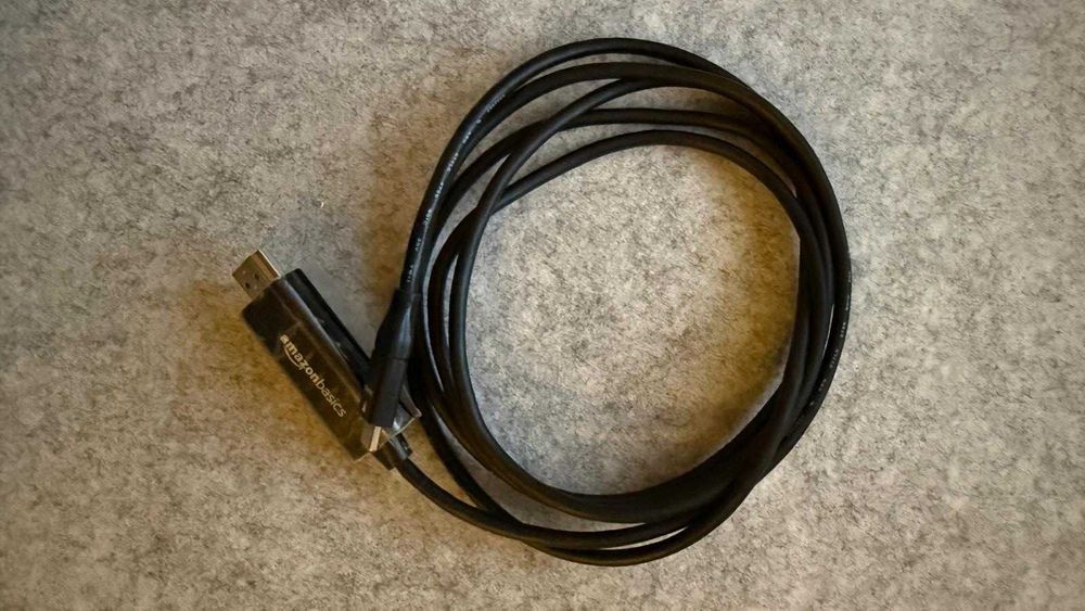 Adaptoare și cabluri USB-C către HDMI