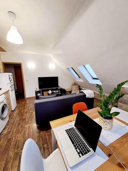 Дава се под наем Двустаен апартамент в Бургас, Лазур - 70 кв.м за 484.5 € - Снимка #2