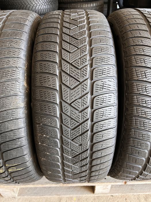 4 anvelope iarna 235/55/19 , pirelli !