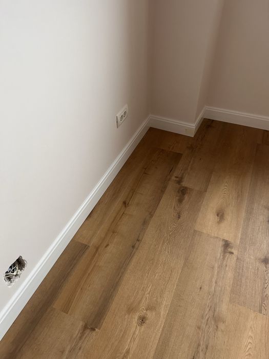 Montaj Parchet Constanța | Laminat, Stratificat, SPC/LVT | Plinte
