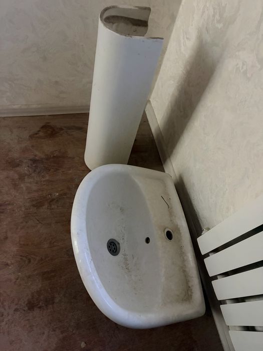 унитаз и раковина