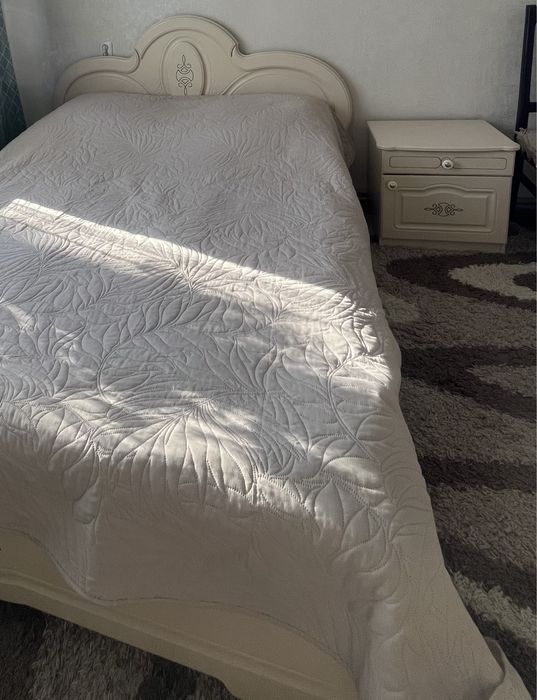 Продам гарнитур спальный