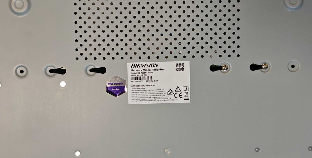 Неупотребяван 8 портов PoE 4K NVR Hikvision DS-7608NI-K2/8P с 2TB HDD