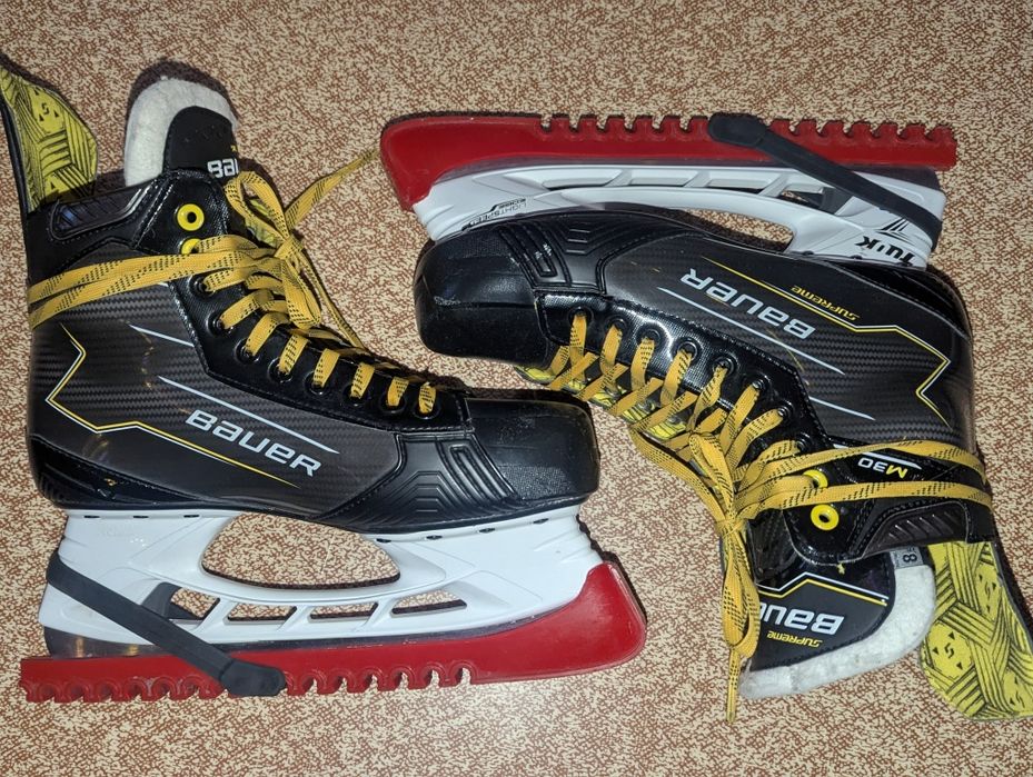 Продам коньки BAUER SUPREME M30  в отличном состоянии