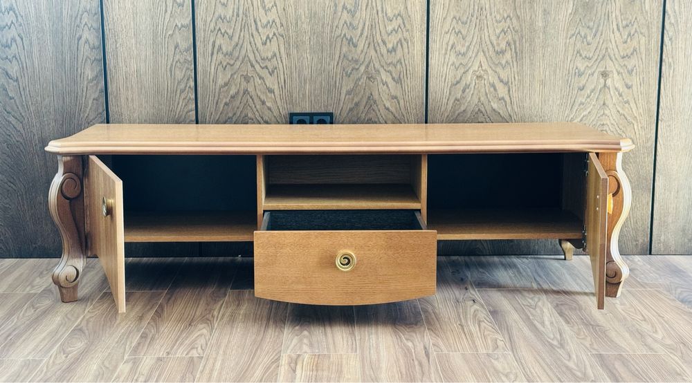 Витрина и тумба