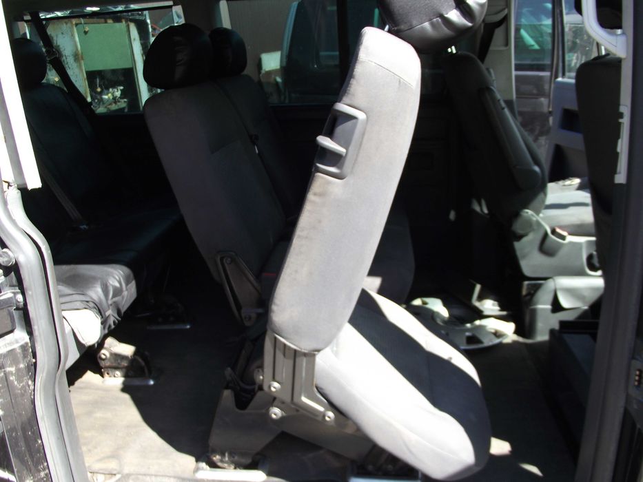 dezmembrez doka t5,caravelle ,multivan