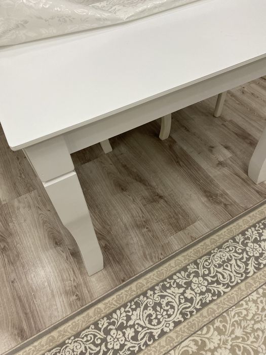 Продается стол