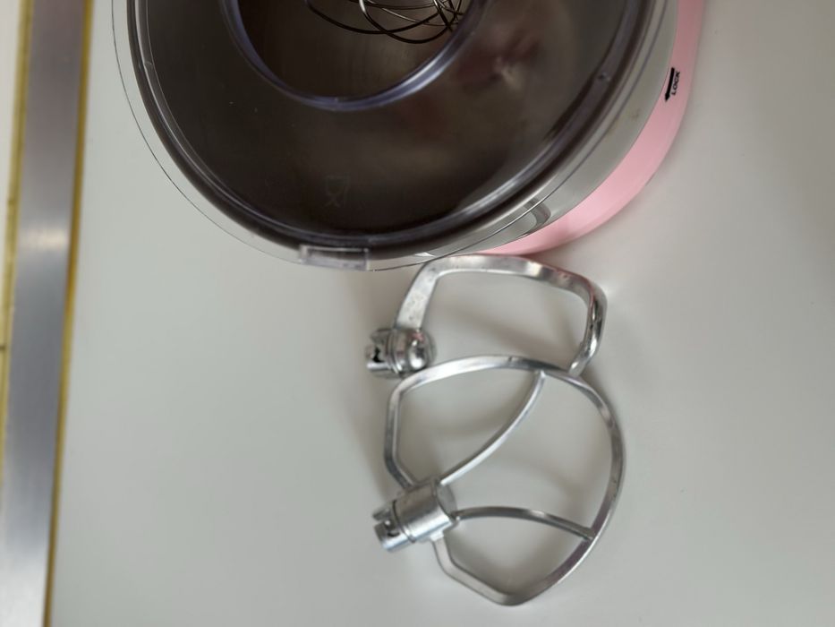 Mixer cu bol Daewoo 1600W, 10 viteze,tel, carlig framantare si paleta