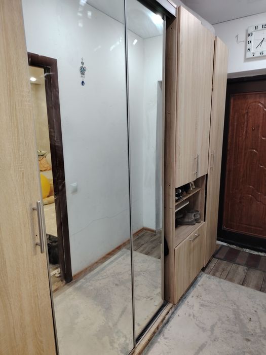 Шкаф в прихожая в коридор