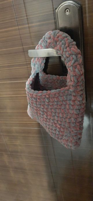 Ръчно плетени малки, удобни чанти.