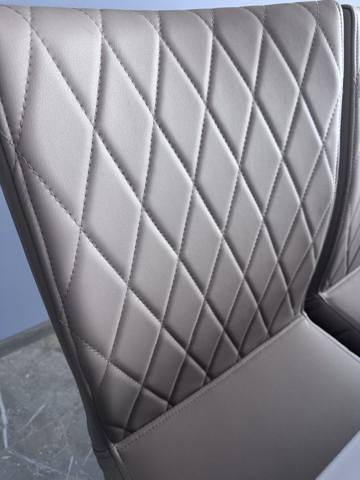 Трапезни столове