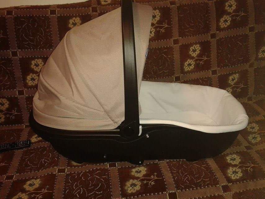 Vand cărucior chicco