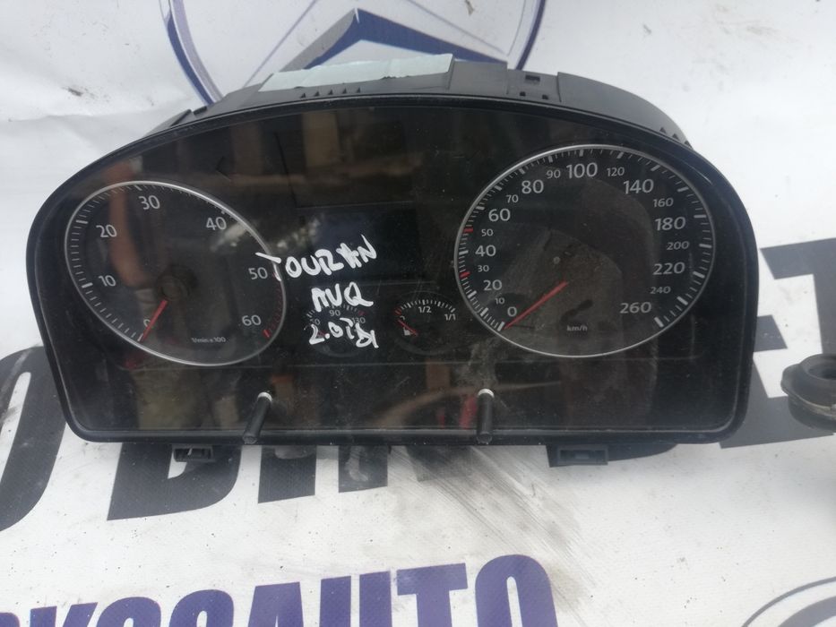 Ceasuri bord vw touran motor 2.0tdi