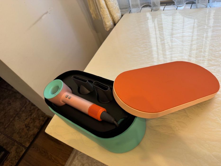 Uscator Dyson Supersonic HD15 cu cutie piele NOU