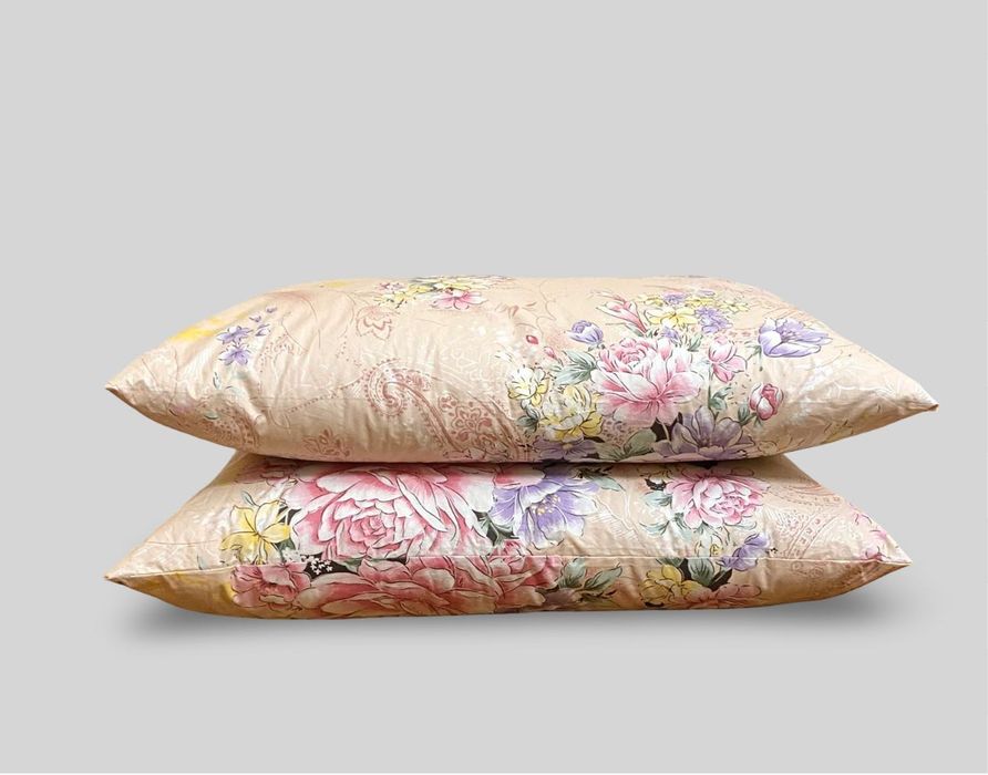 Подушки из гусиного пуха, 70 х 70 см, новые.