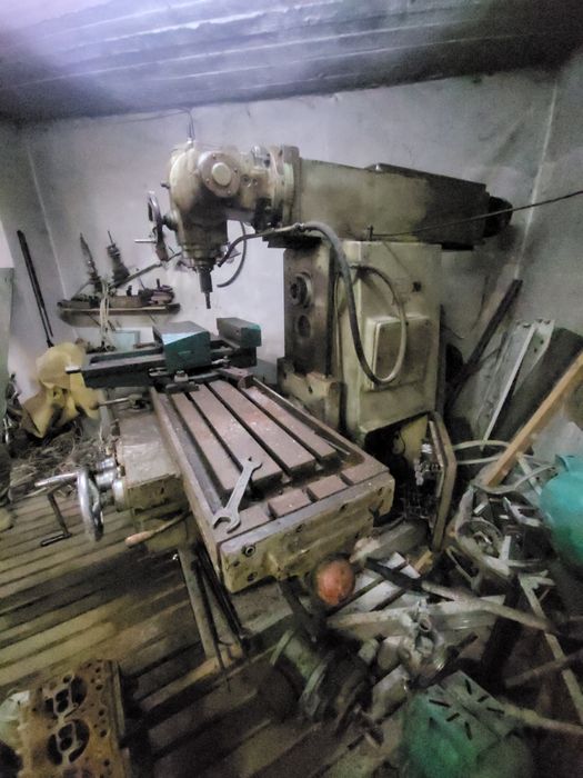 Универсально фрезерный станок 6р83ш