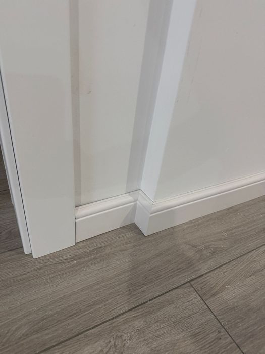 Montaj plintă tăiată la 45.