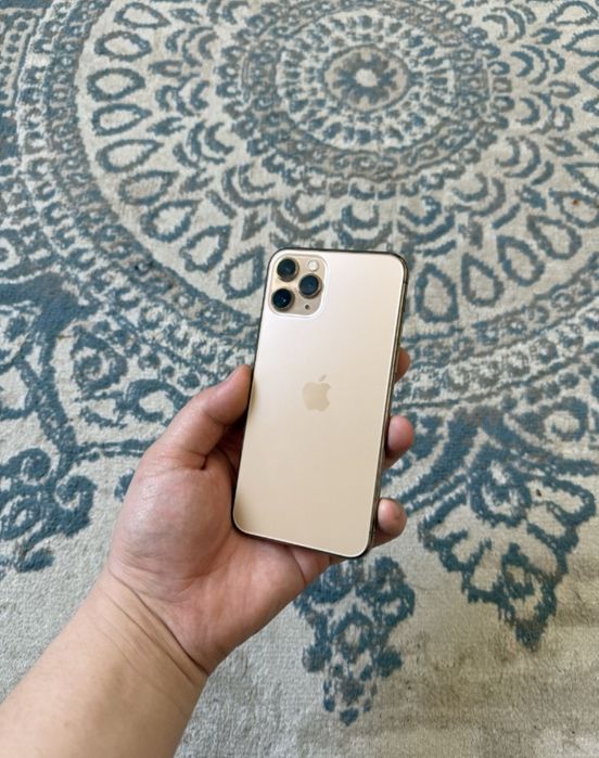 Айфон 11 про   обмен тек  сатылмаит