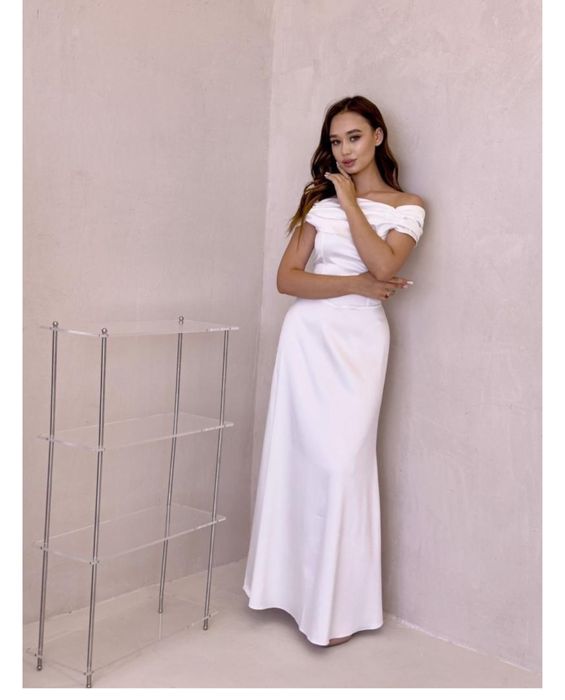 Продается новое белое платье