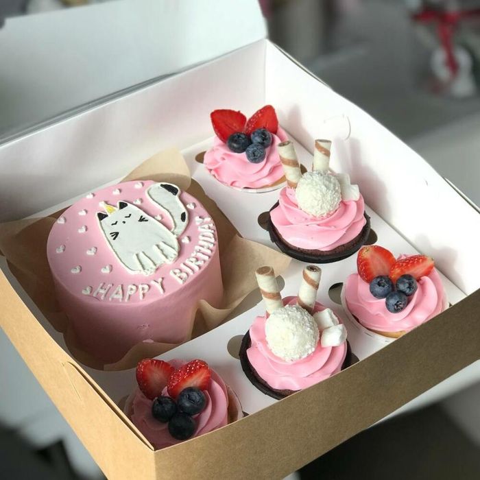 Набор бенто и капкейки