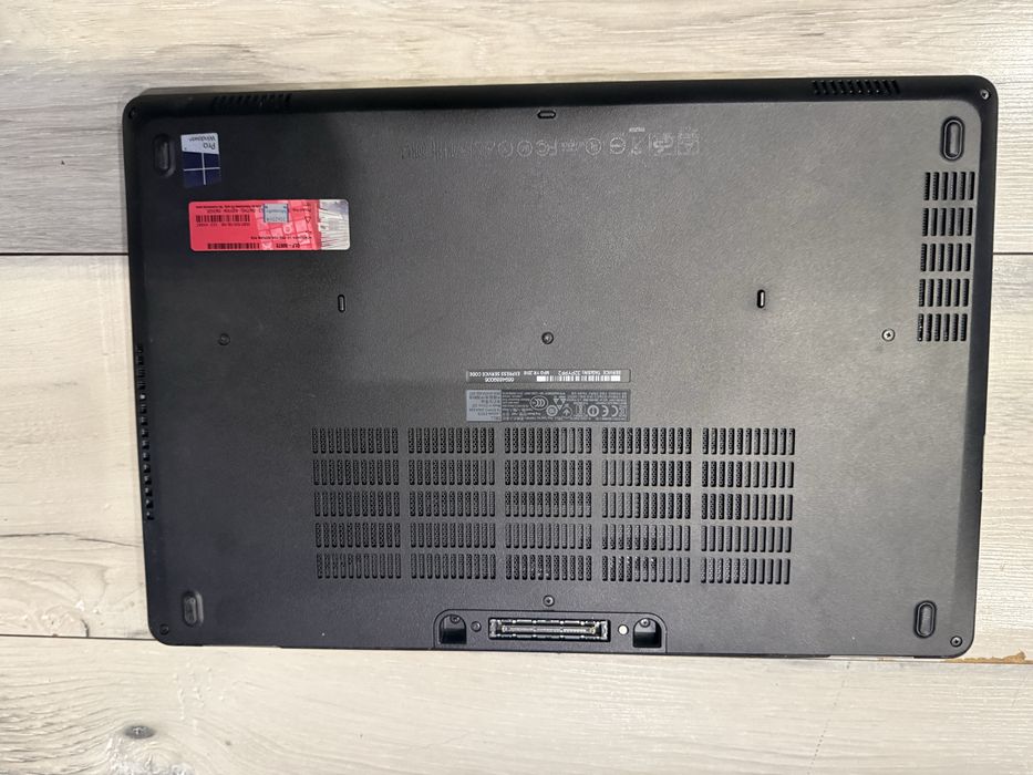Dell Latitude E5570-i5-6300u/8гб/256гб м.2/подсветка/touchscreen