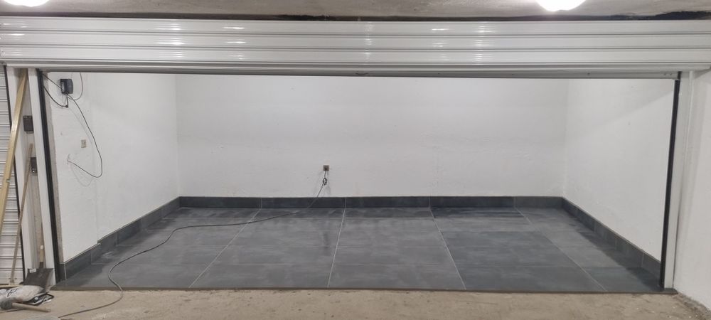 Дава се под наем Гараж / Паркомясто в София, Зона Б-19 - 15 кв.м за 142.8 € - Снимка #1