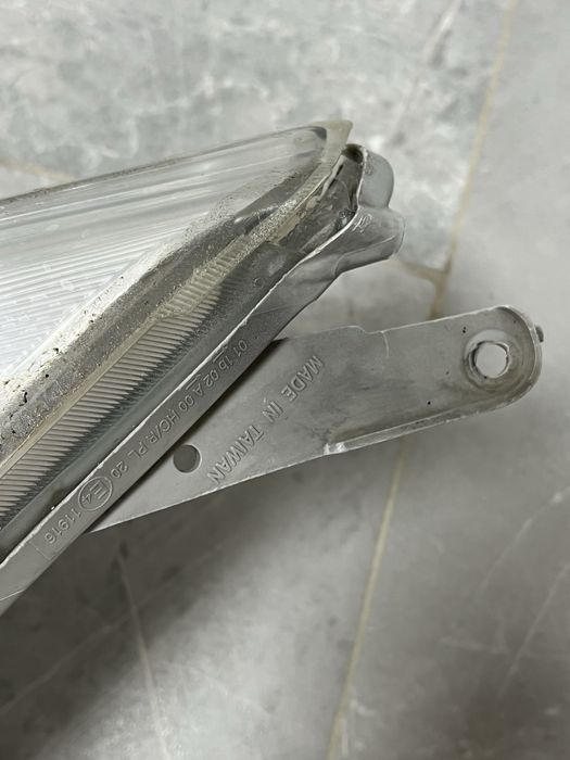 Фара правая от 120 кузова прады