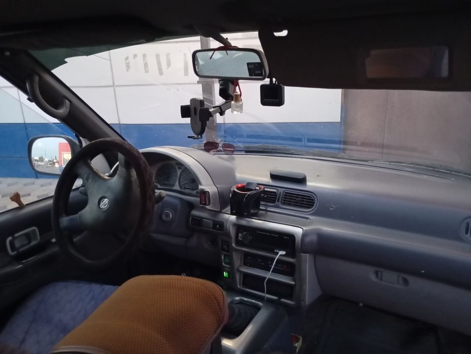 Ниссан Серена с23