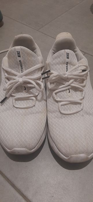 Продам кроссовки Nike