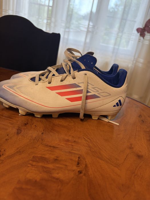 Crampoane de fotbal: ADIDAS F50