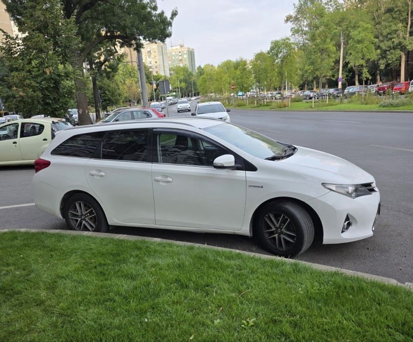 Toyota Auris Hybrid + GPL