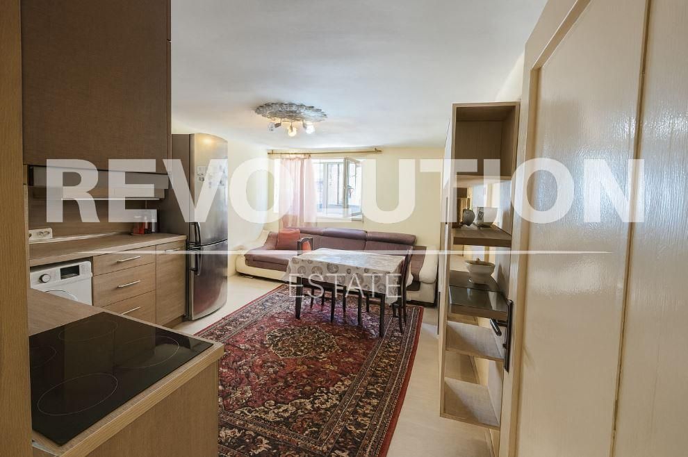 Дава се под наем Двустаен апартамент в Варна, Левски - 50 кв.м за 225 € - Снимка #1