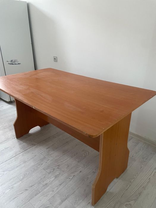 Стол стулья б/у в среднем состояний