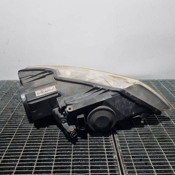 Far Stanga Volkswagen Touareg 7L facelift 2007 - 2011 SUV 4 Usi (1417) Cu lupă